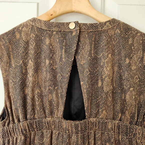Edgy Snakeskin Print Mini Shift Dress Brown Sleeveless Soft Comfy Trendy Cute XS - Picture 4 of 16